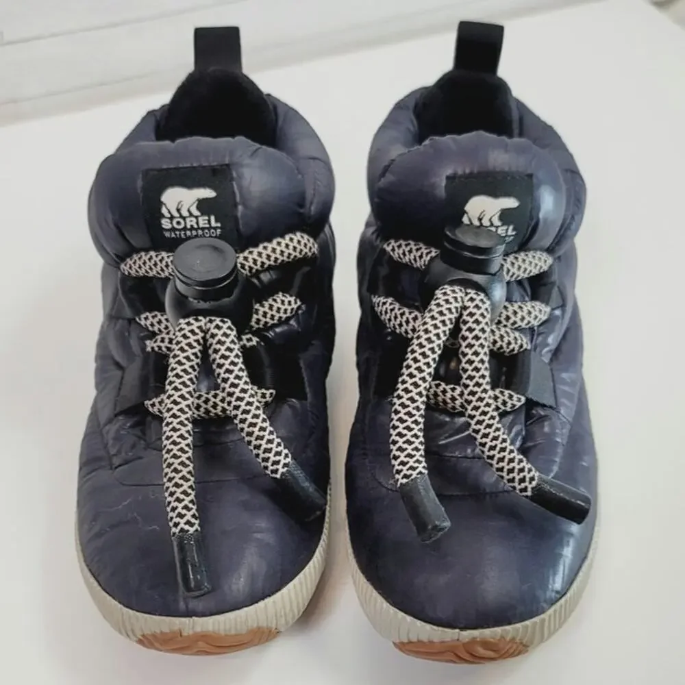 Sorel Out N About Puffy Lace Snow Boots in Navy Blue, sz 8.5